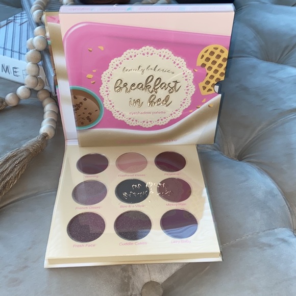 Breakfast in Bed Eyeshadow Palette - Picture 4 of 4